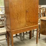 829 3325 BAR CABINET